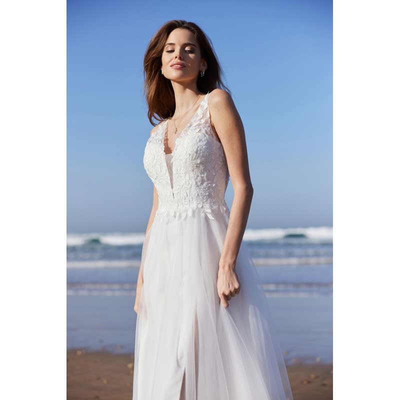 Maddy — robe longue décolleté V bustier dentelle perles jupe tulle fente