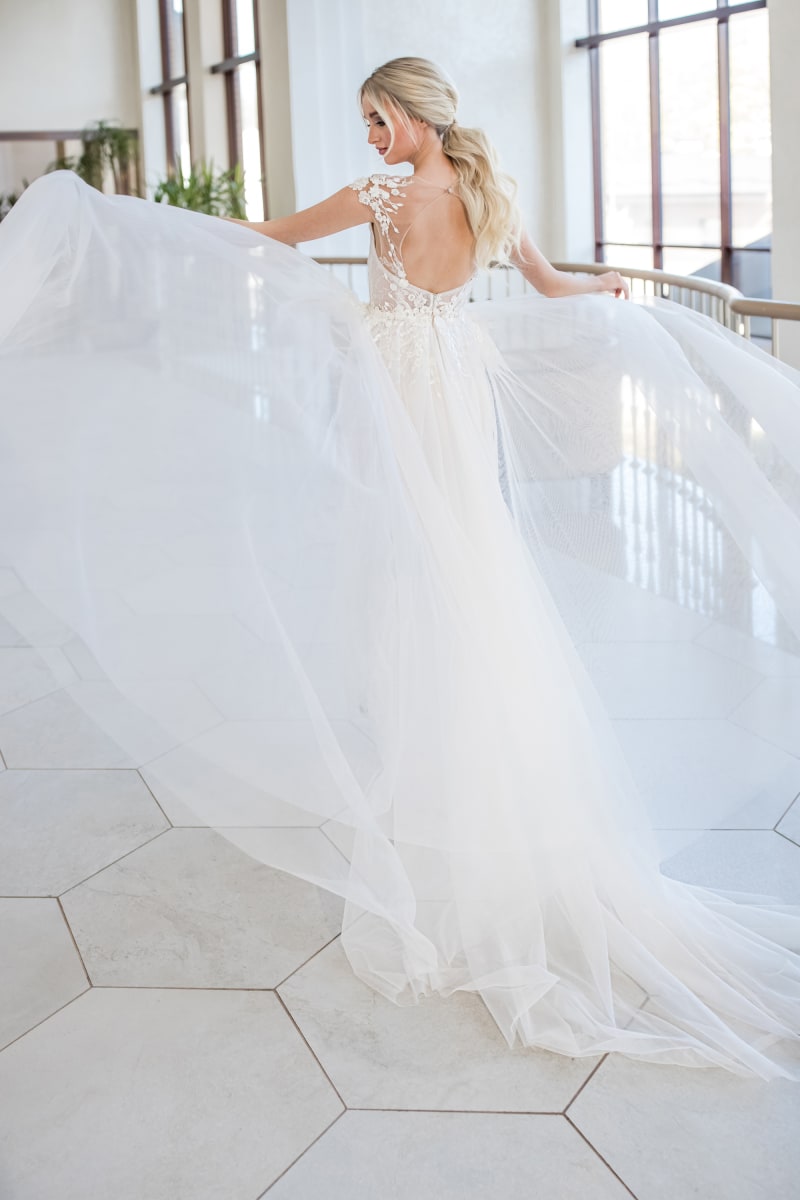 Rada — robe de mariée sirène dentelle paillettes traîne amovible