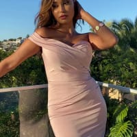 Inaya — robe longue fourreau bustier bretelle asymétrique drapée