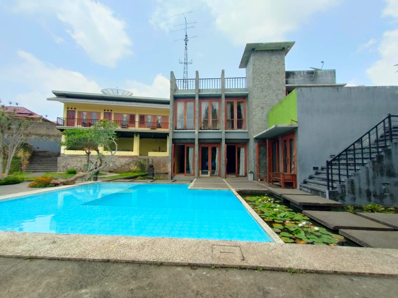 Foto utama Villa Brajamusti Bukit Danau