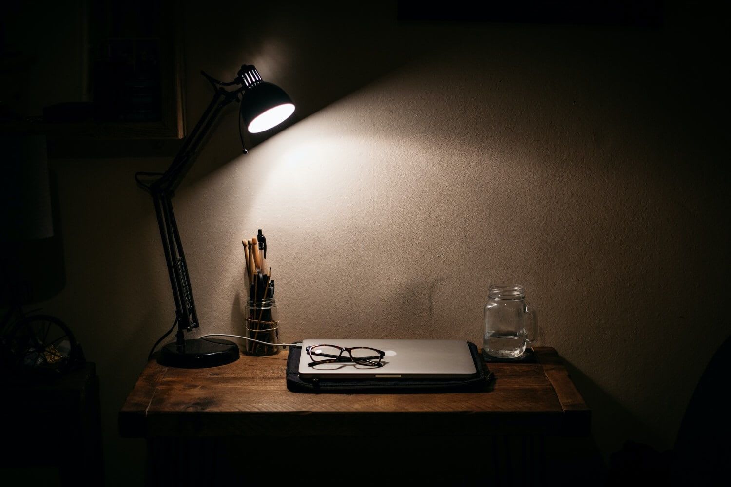 Desk lamp