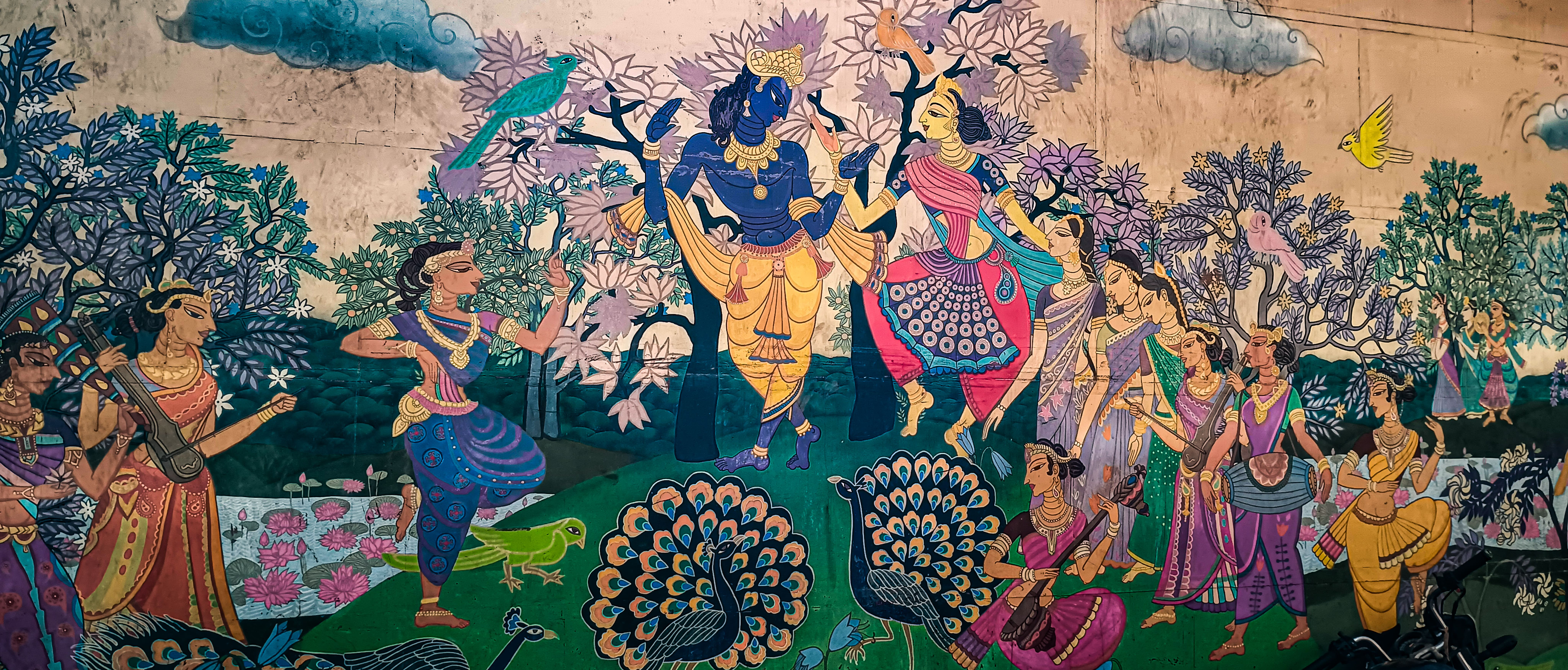 Every wall of Braj becomes a canvas of divine pastimes — the kunjas unfold in art, where eternity is drawn in colour, devotion, and story.” 🌿🎨🙏