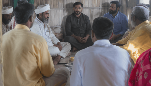 বাংলাদেশের গ্রামীণ ক্ষমতা কাঠামোর আনুষ্ঠানিক ধরনগুলো সংক্ষেপে আলোচনা / ব্যাখ্যা / বিশ্লেষণ / তুলনা কর।