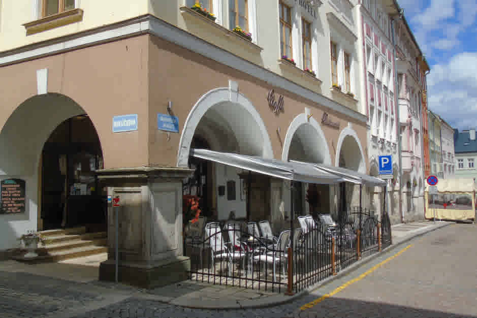Grand Luxury Hotel