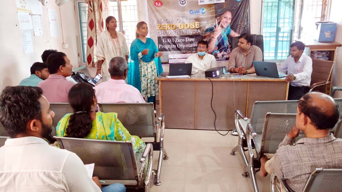   नियमित टीकाकरण से वंचित परिवारों तक पहुंचने पर जोर