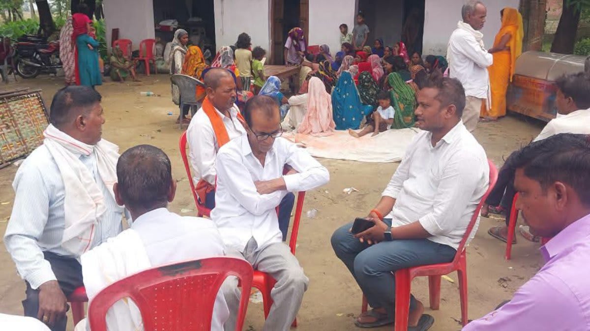  रात में सोते समय सांप ने डंसा, हालत बिगड़ने पर अस्पताल ले गए परिजन, इलाज के दौरान तोड़ा दम 