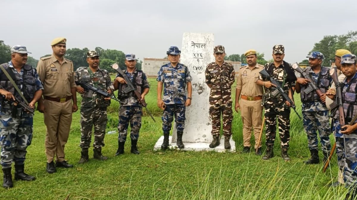 ऑपरेशन 'कवच' में भारत-नेपाल पुलिस और SSB की संयुक्त गश्त