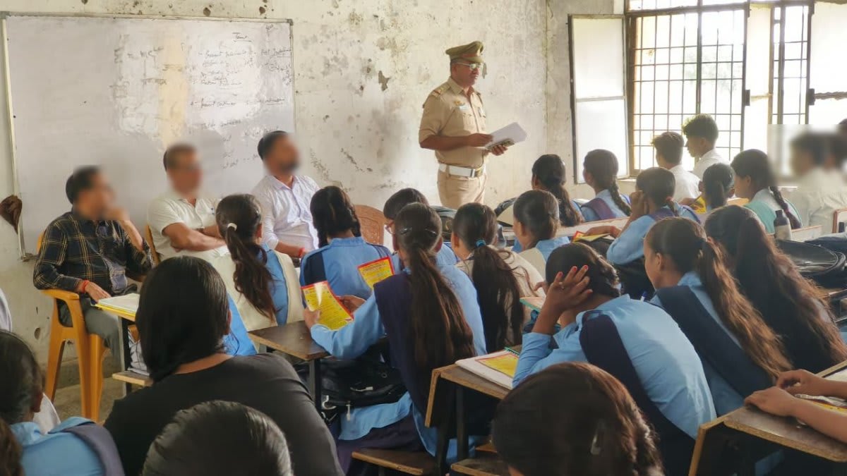  सिद्धार्थनगर में छात्रों को बताया ट्रैफिक नियमों का 'जीवन मंत्र'
