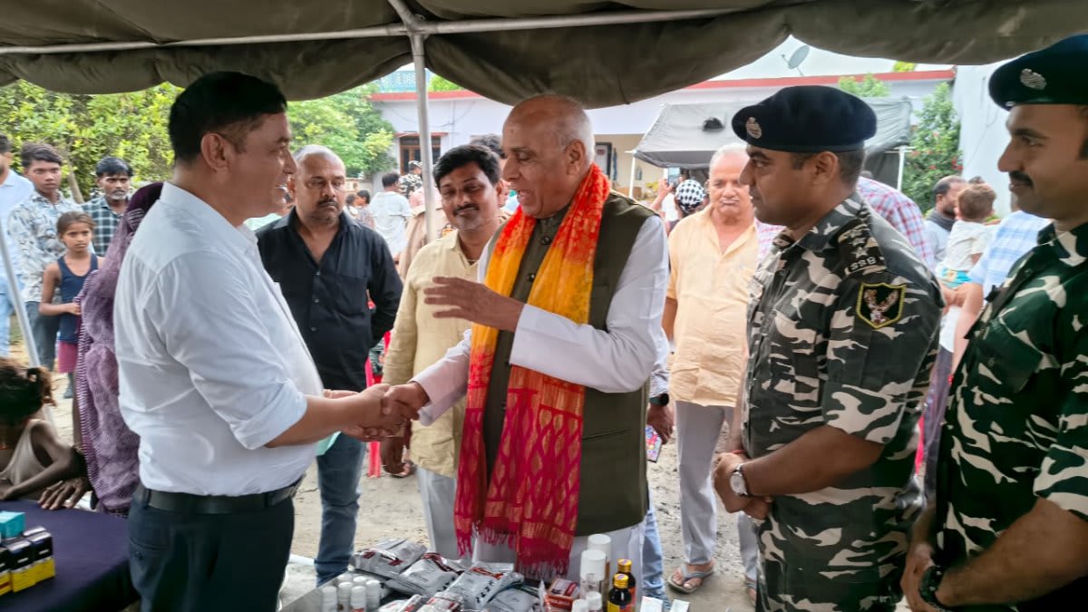 मुफ्त पशु चिकित्सा शिविर में जांच-इलाज; सांसद बोले, पशुधन मजबूत तो गांव समृद्ध