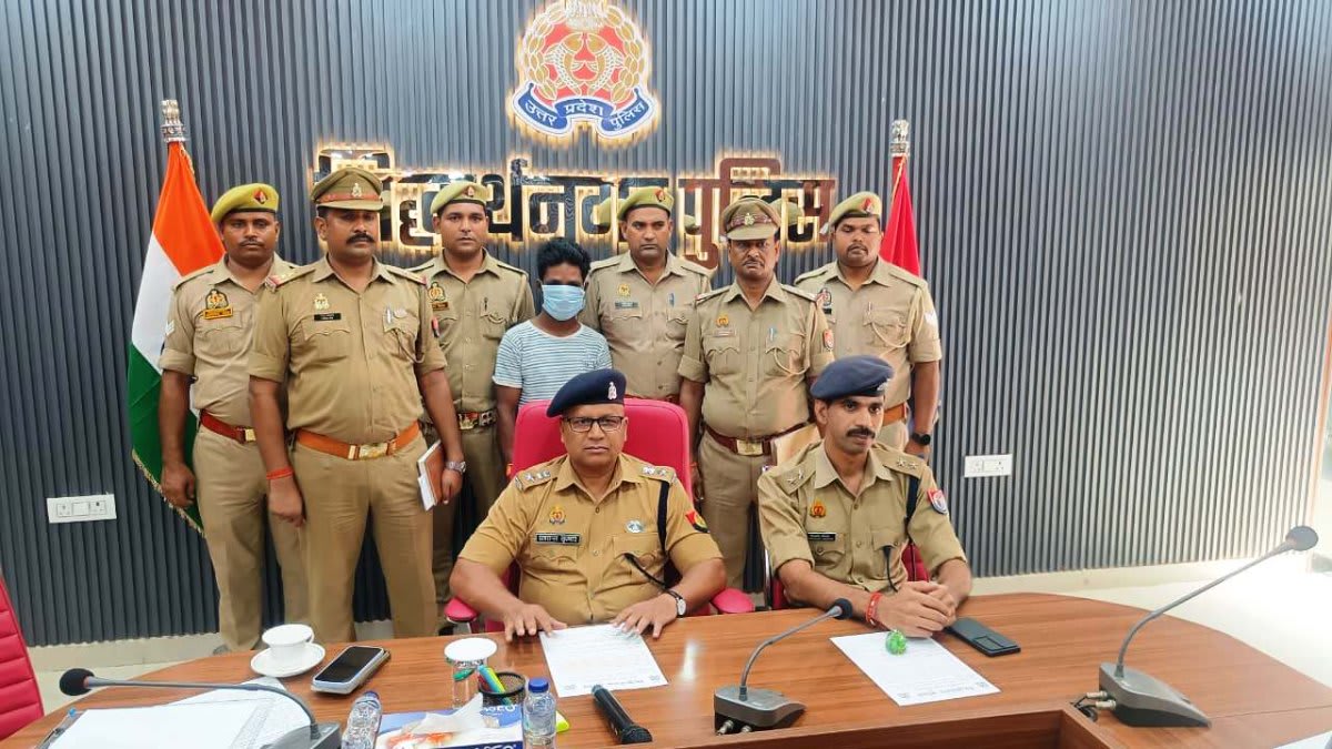  मास्टर चाबी से बाइक खोल नेपाल ले जाता था आरोपी, मोहाना पुलिस ने पकड़ा, 2 चोरी की बाइक और मोबाइल बरामद