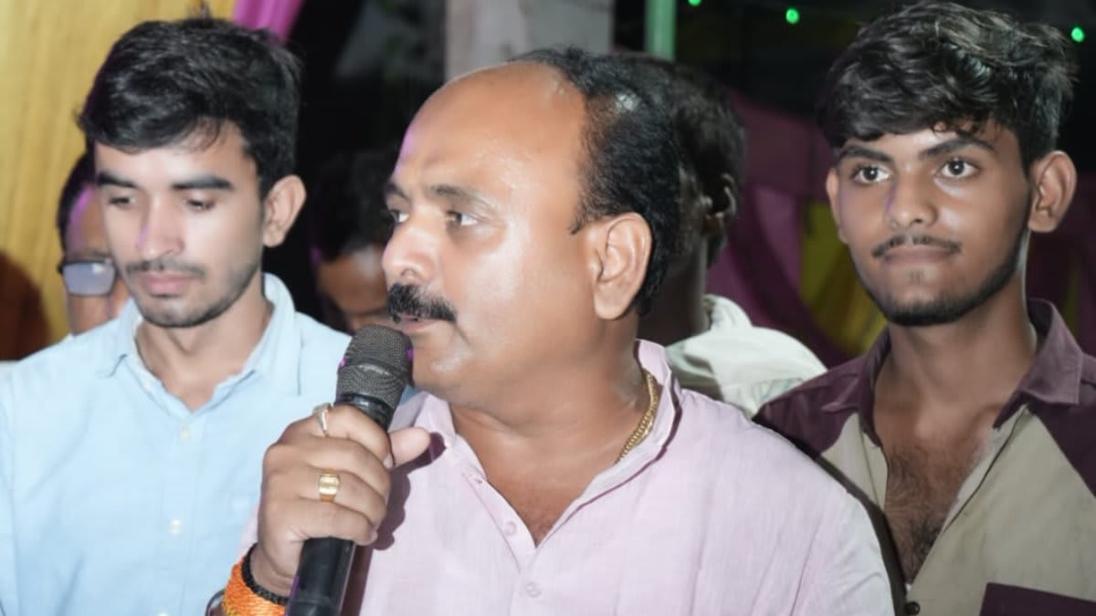  गांवों से बाजार तक पहुंचे उपेंद्र प्रताप सिंह, पूजा-अर्चना कर श्रद्धालुओं को दी शुभकामनाएं