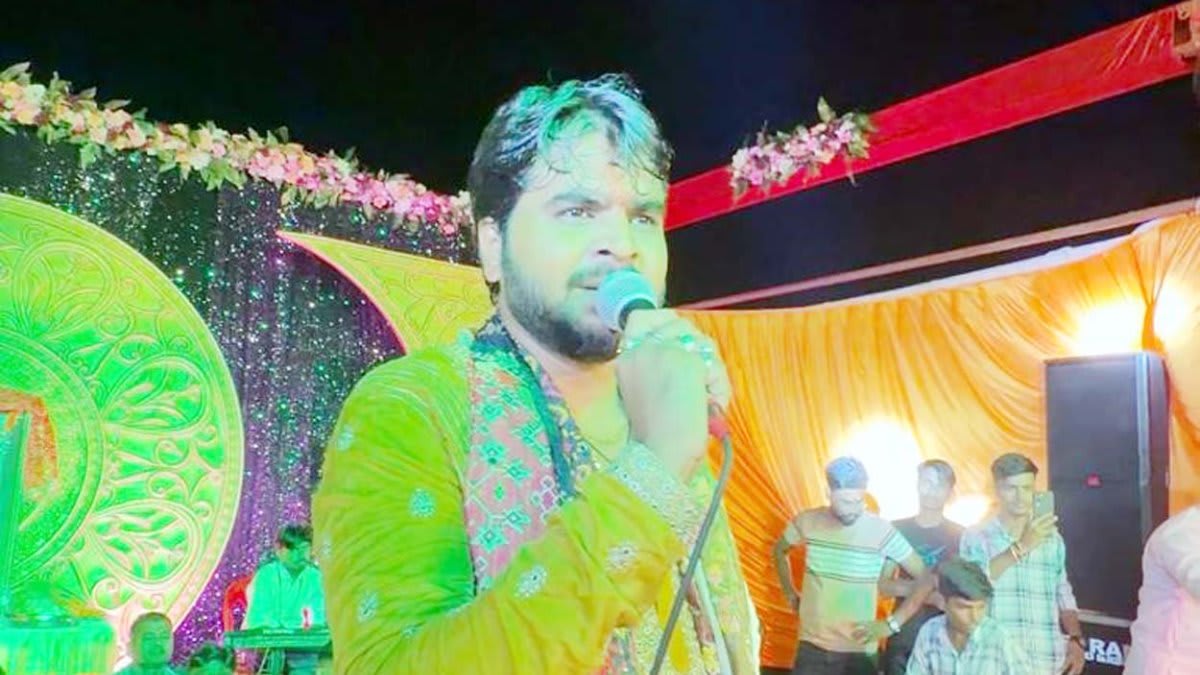 रूपेश मिश्र के भजनों पर देर रात तक झूमे श्रद्धालु, गणेश की झांकी ने बांधा समां