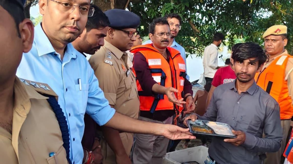 खैरी शीतल प्रसाद के 7 टोलों में 2700 लंच पैकेट बांटे, अफसरों ने संभाली कमान