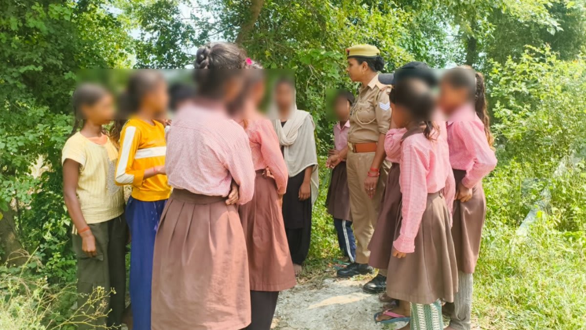  बाजार से स्कूल-कॉलेज तक चली चेकिंग, महिला दुकानदारों से भी ली जानकारी