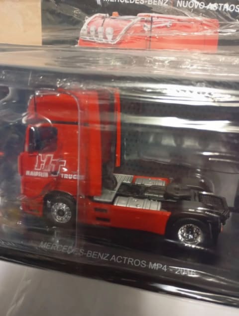 TRUCK TUNING N.41 Camion Mercedes-Benz Actros MP4 - Haussel Truck 2016 HACHETTE