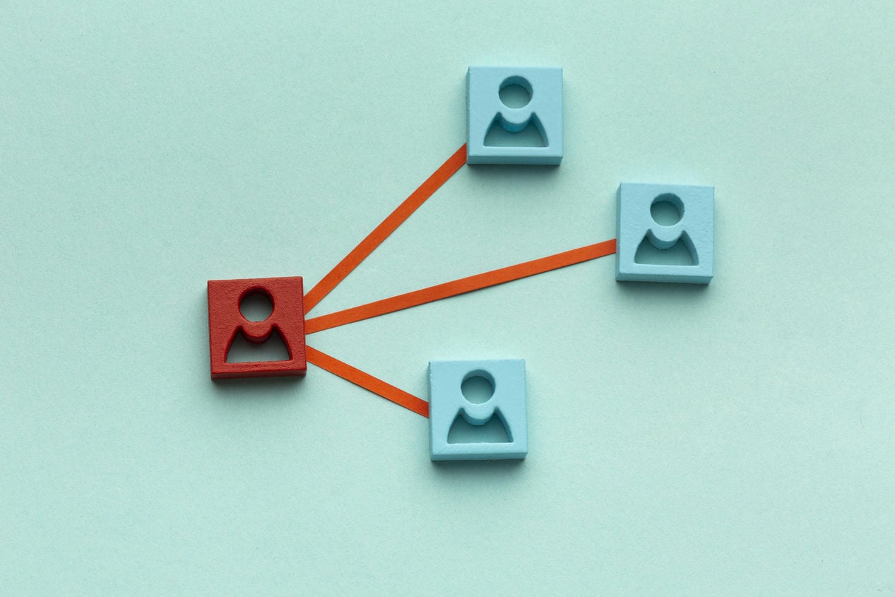 abstract-networking-concept-still-life-composition_dtech.jpg