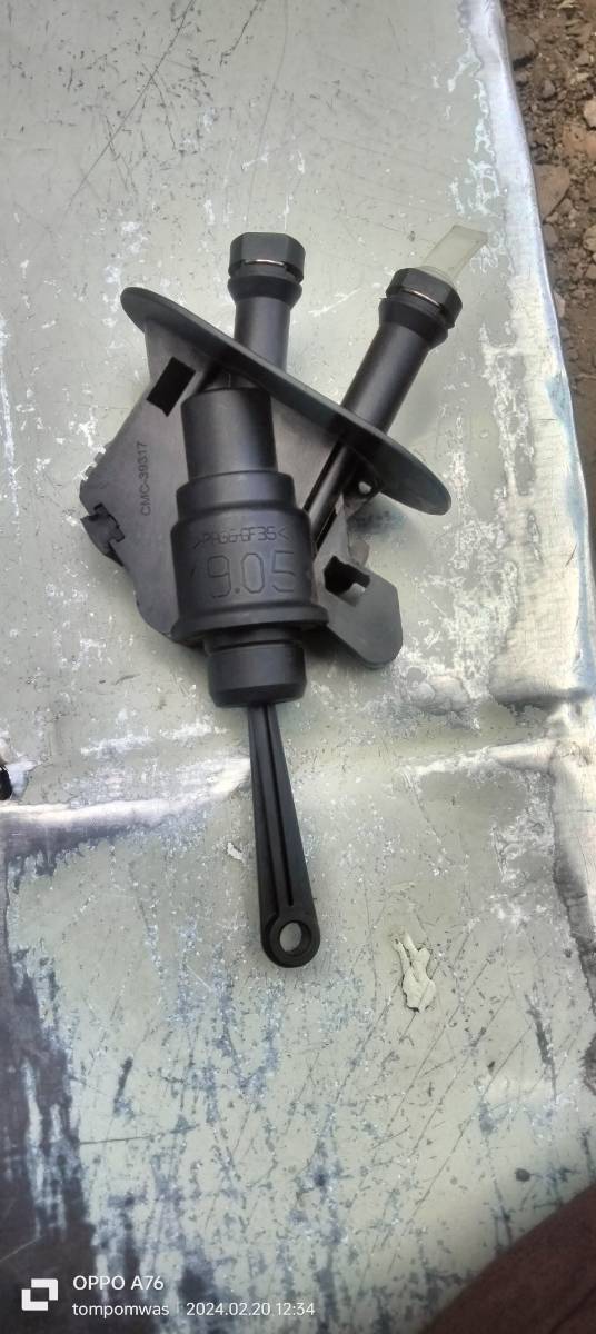 Upper clutch cylinder