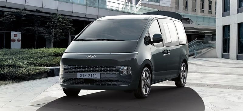 STARIA Minibús - cotiza ahora