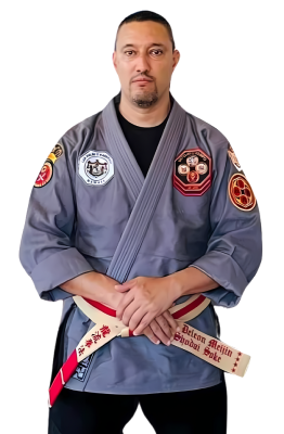 Foto en primer plano del profesional Carlos De Leon miembro del dojo OKAMI