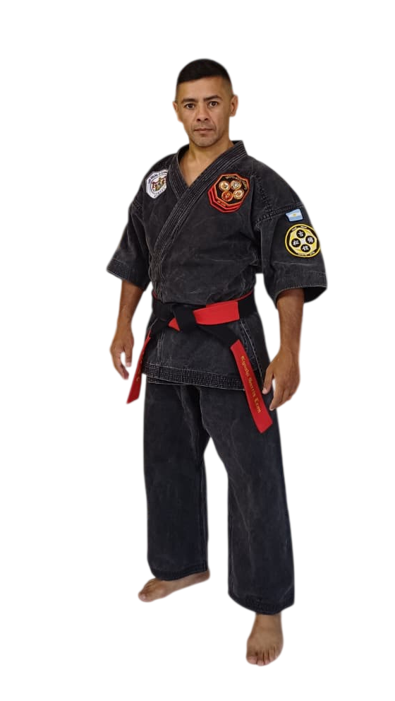 Foto en primer plano del profesional Gustavo Garcia Leon miembro del dojo OKAMI