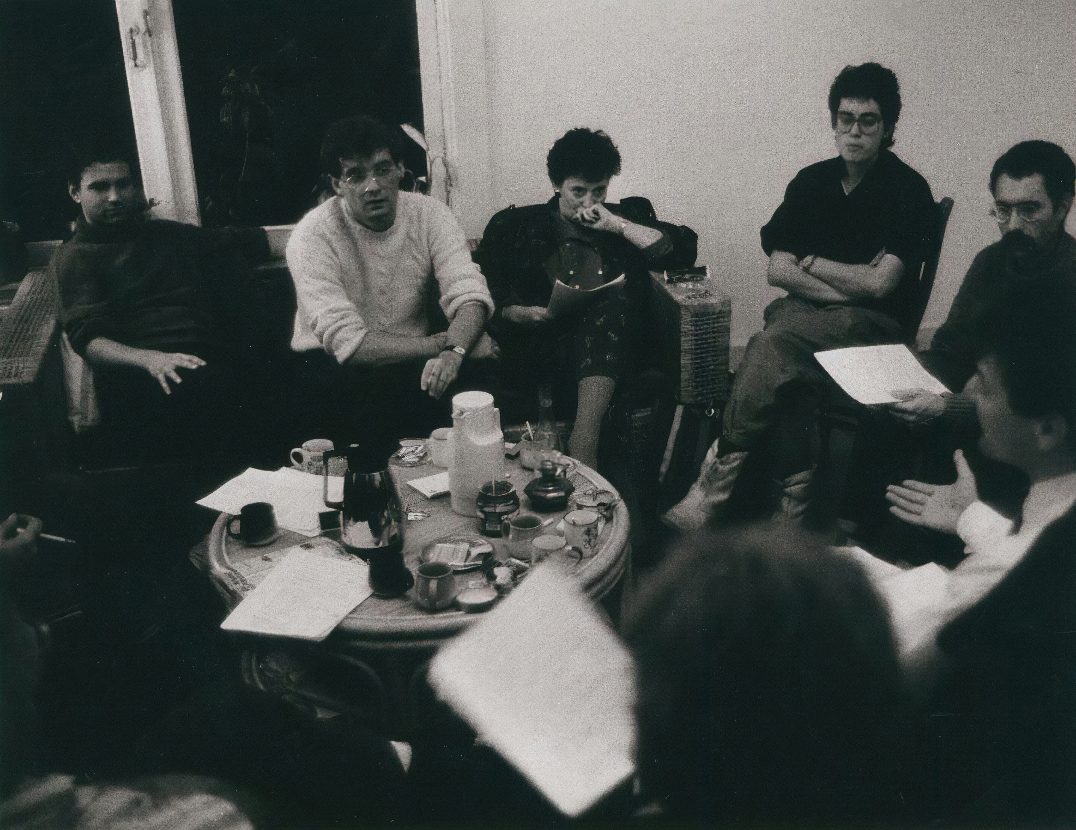 Image of the Vinyl Online Team meeting with the band Europeana