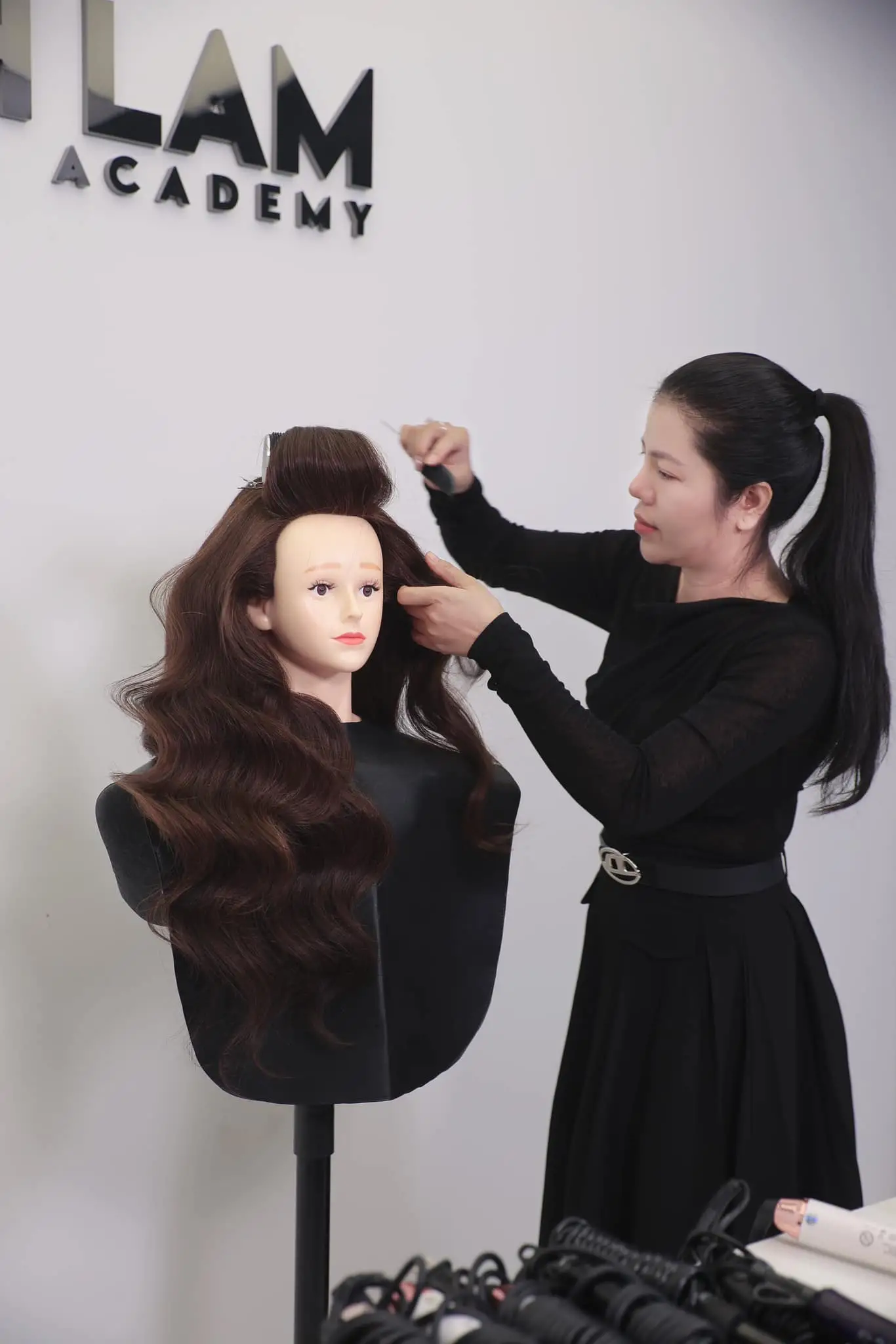 huong dan do makeup co ban cho nguoi moi bat dau 6868ed6ce731b 6868ed6d6e394