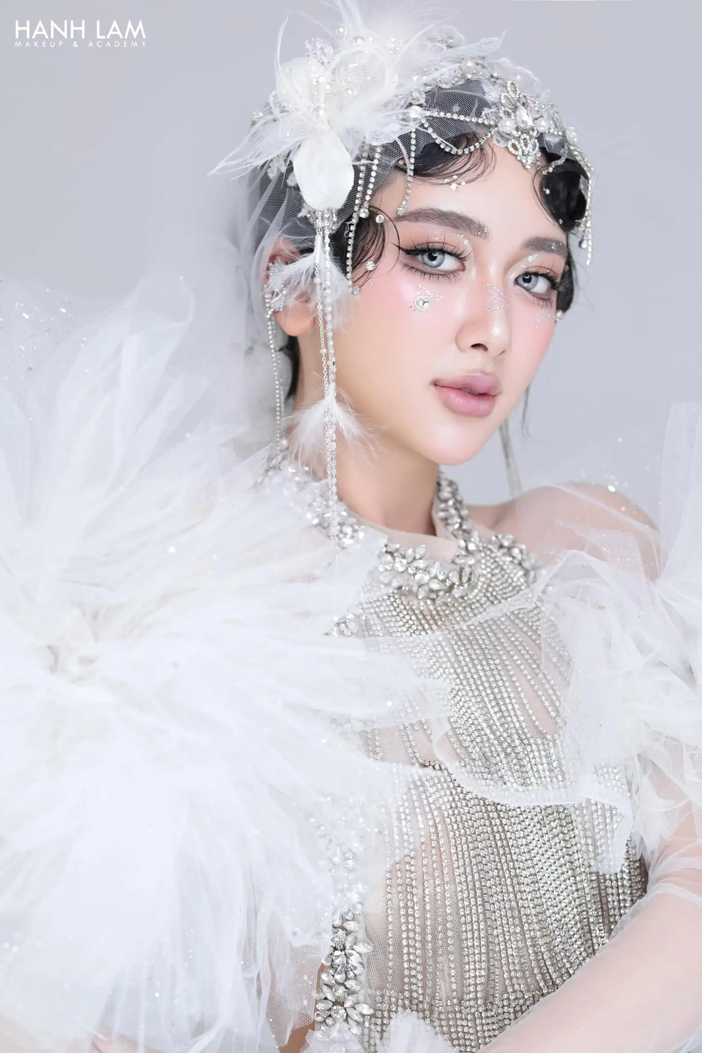chia se bi quyet makeup douyin cho lan da hoan hao 68cd6c8871f91 68cd6c891781a