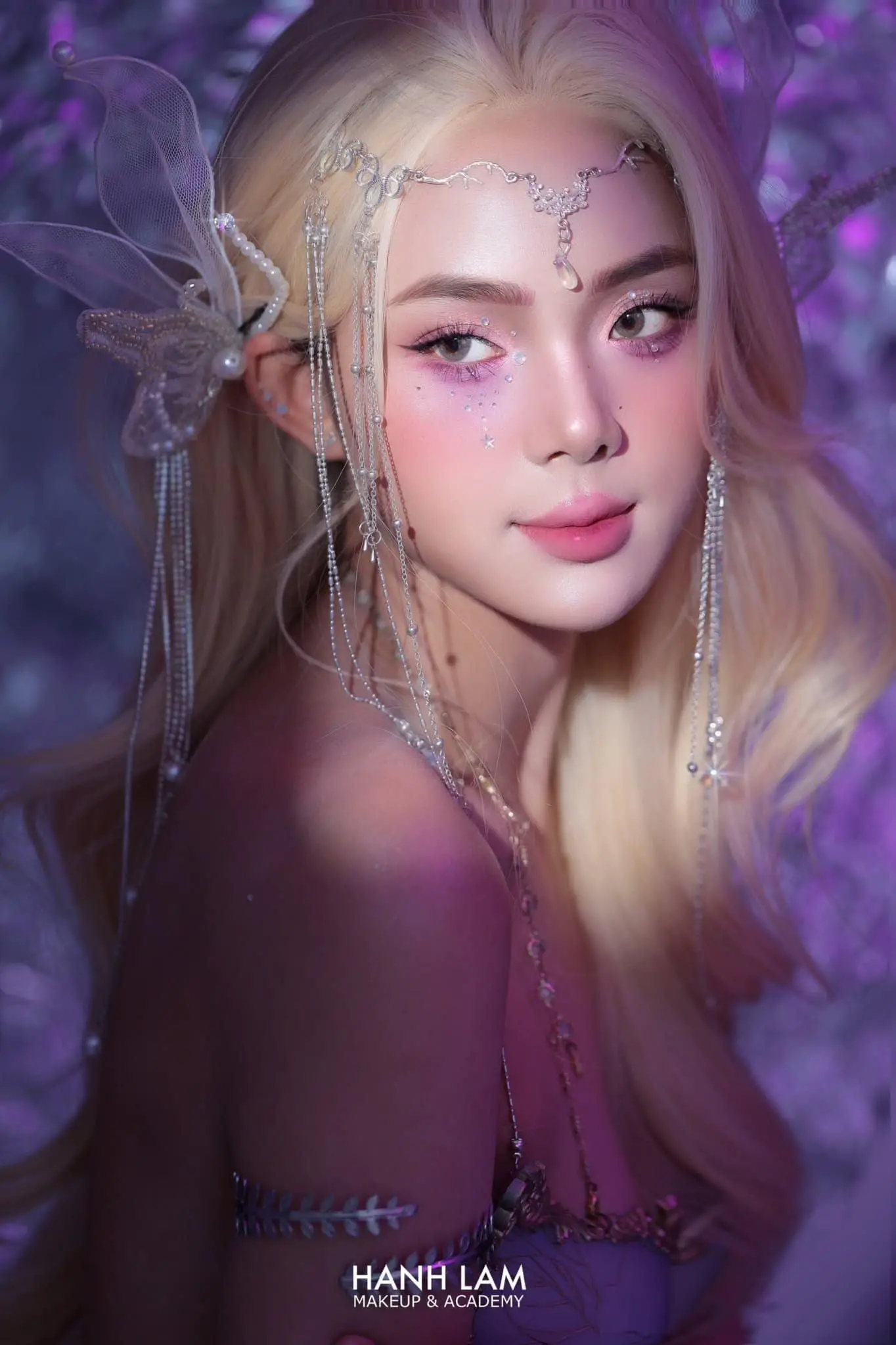 chia se bi quyet makeup douyin cho lan da hoan hao 68cd6caac91ed 68cd6cab72e9e