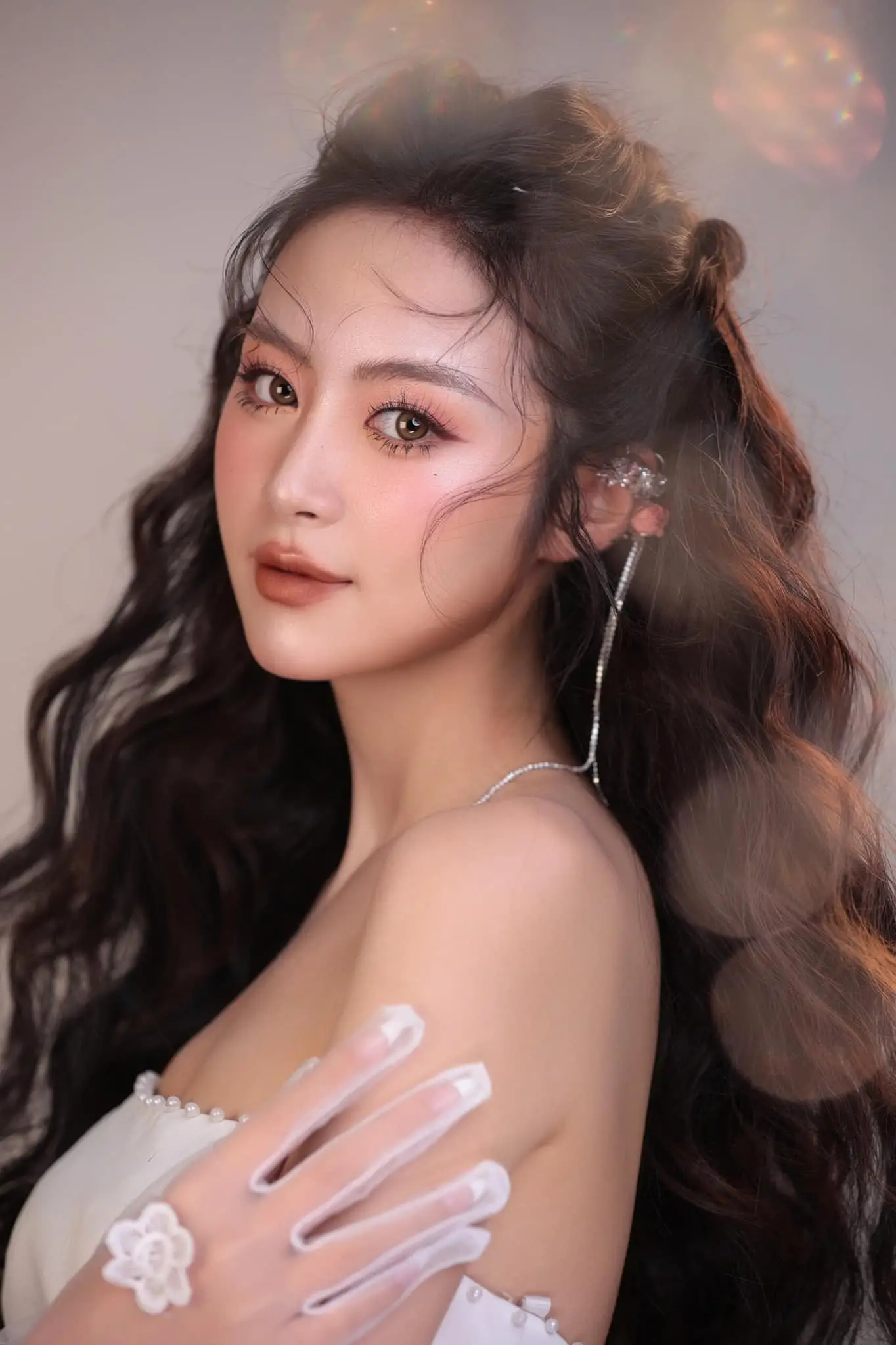 tim hieu ve dich vu makeup co dau chuyen nghiep 695f13fe06aba 695f13fe987c2