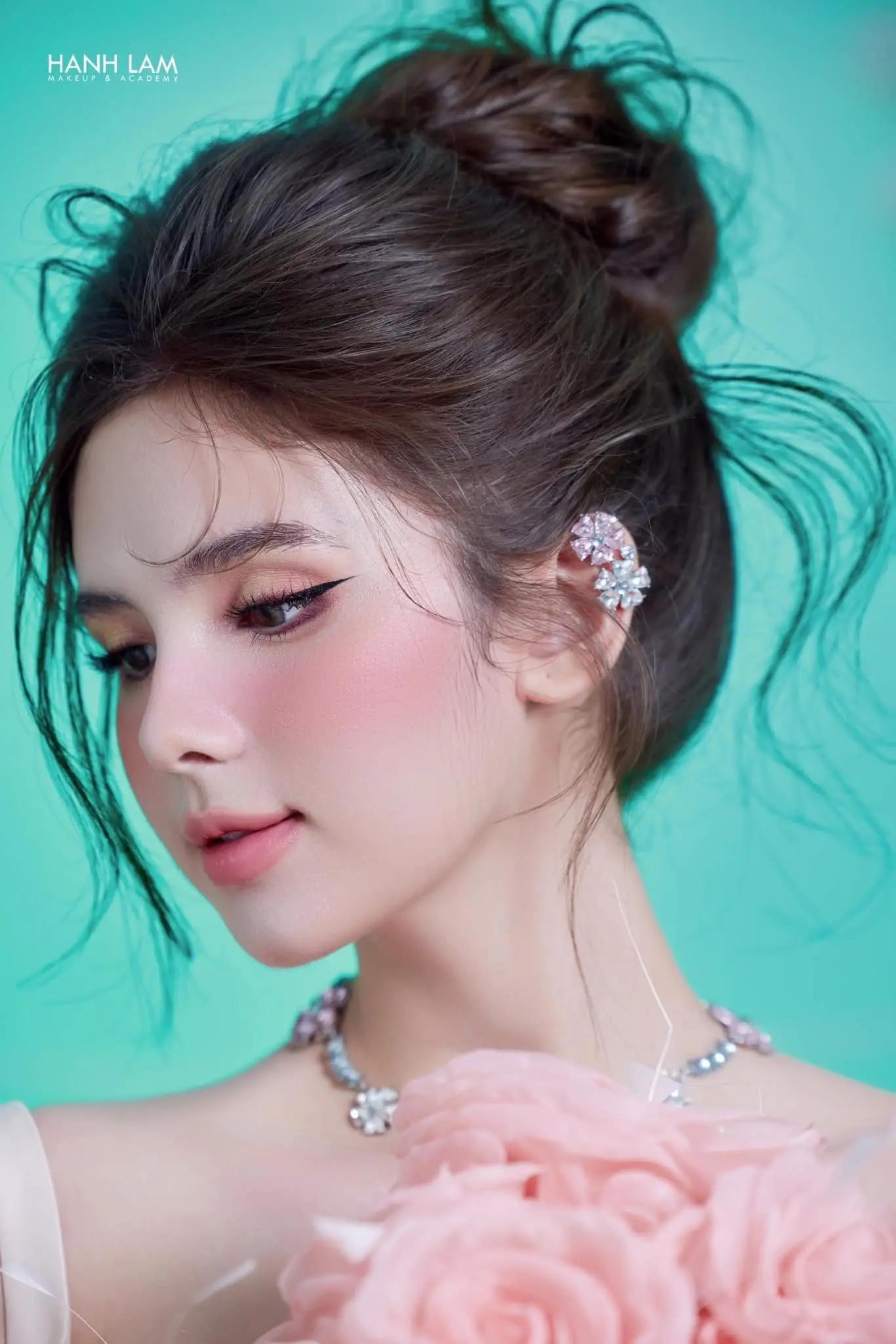 trai nghiem xu huong makeup co dau moi nhat 695f15aad07a7 695f15ab7bcf7
