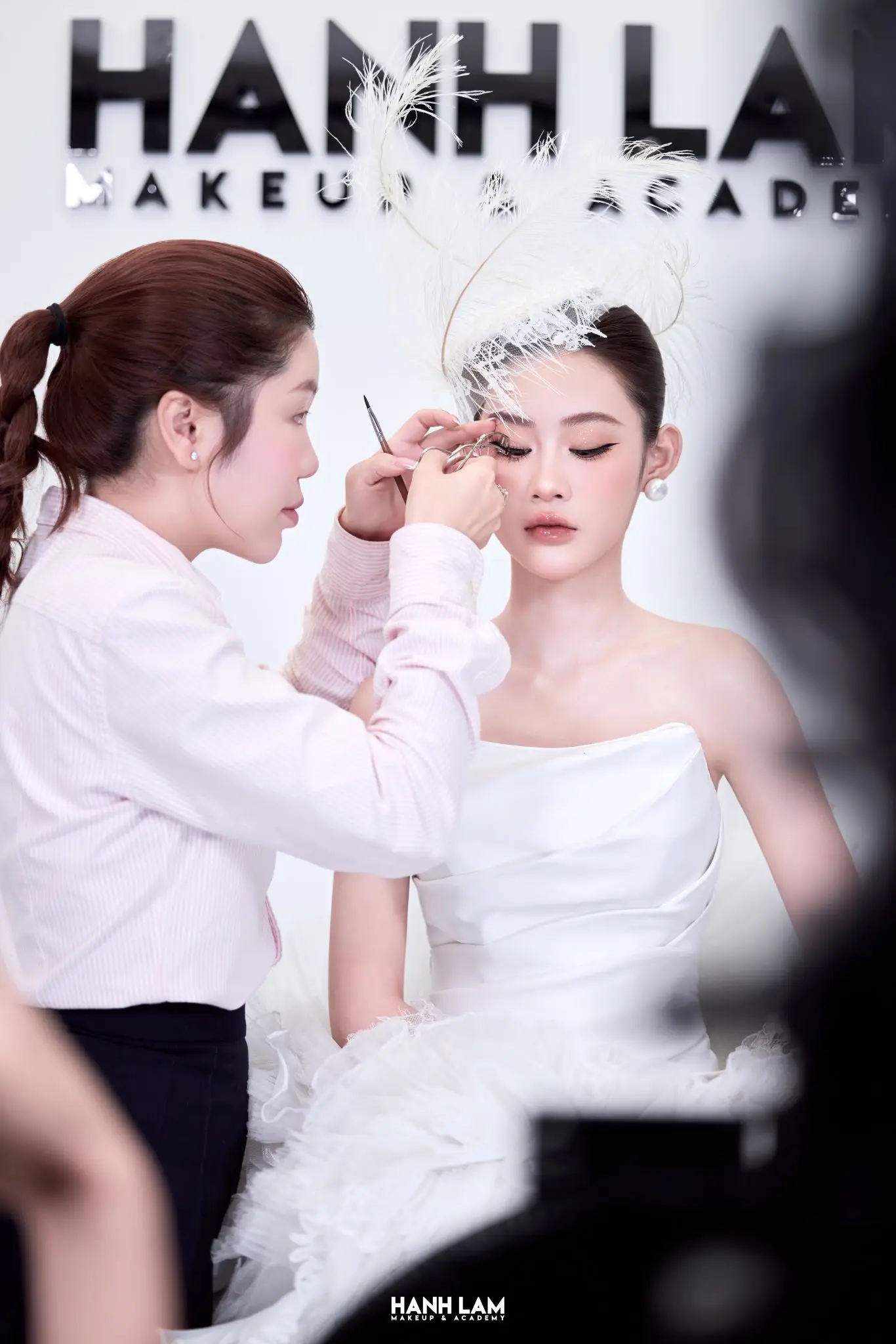 kham pha cac phong cach trang diem lap lanh cho tiec 6a0de09b5627e 6a0de09c17dfa