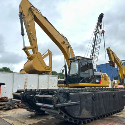 CAT Amphibian Excavator 