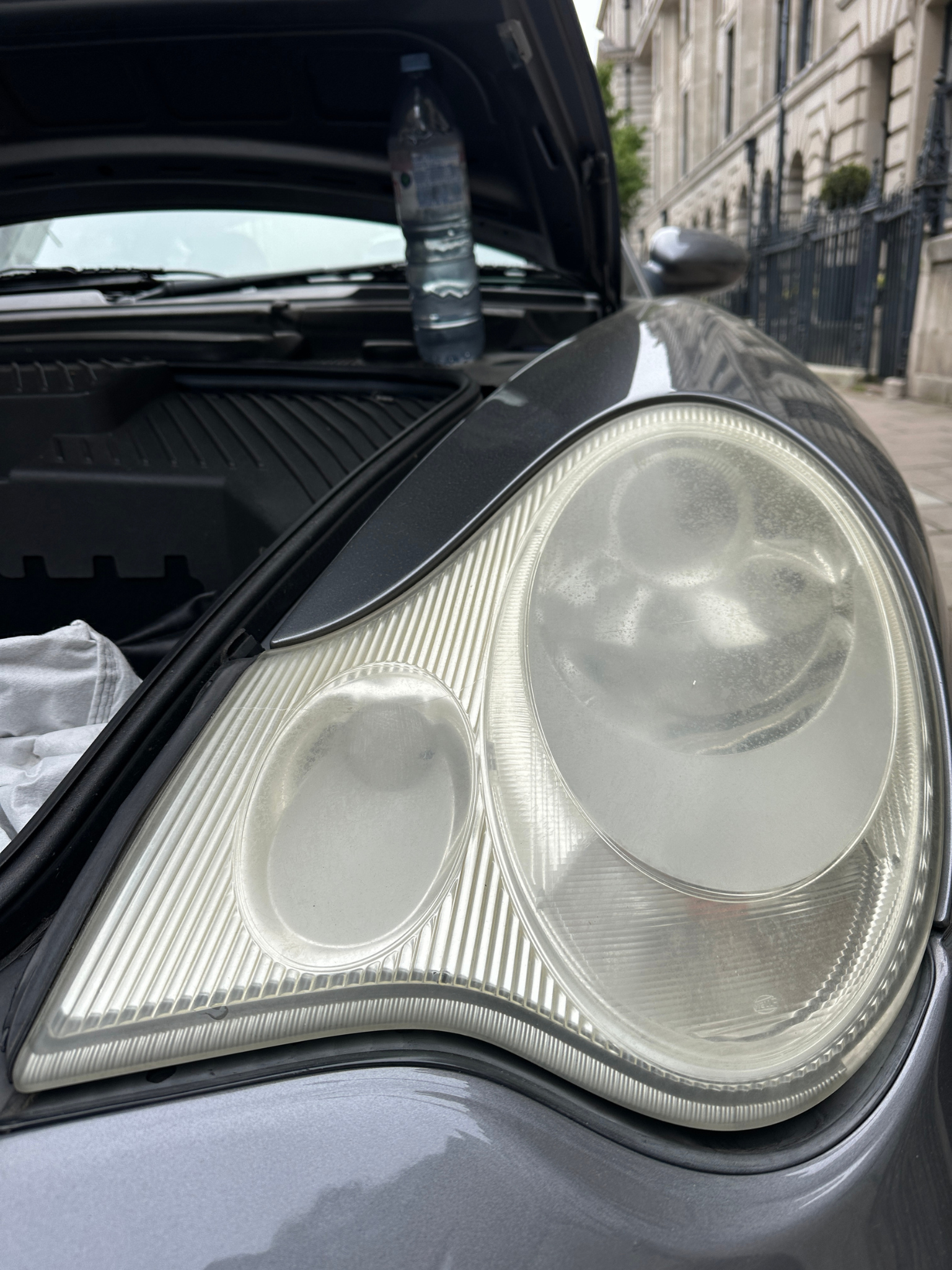 Cloudy oxidised headlight before restoration in Balham SW12