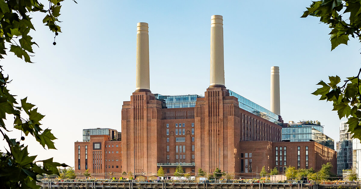 Headlight restoration completed on a mobile visit near Battersea Power Station