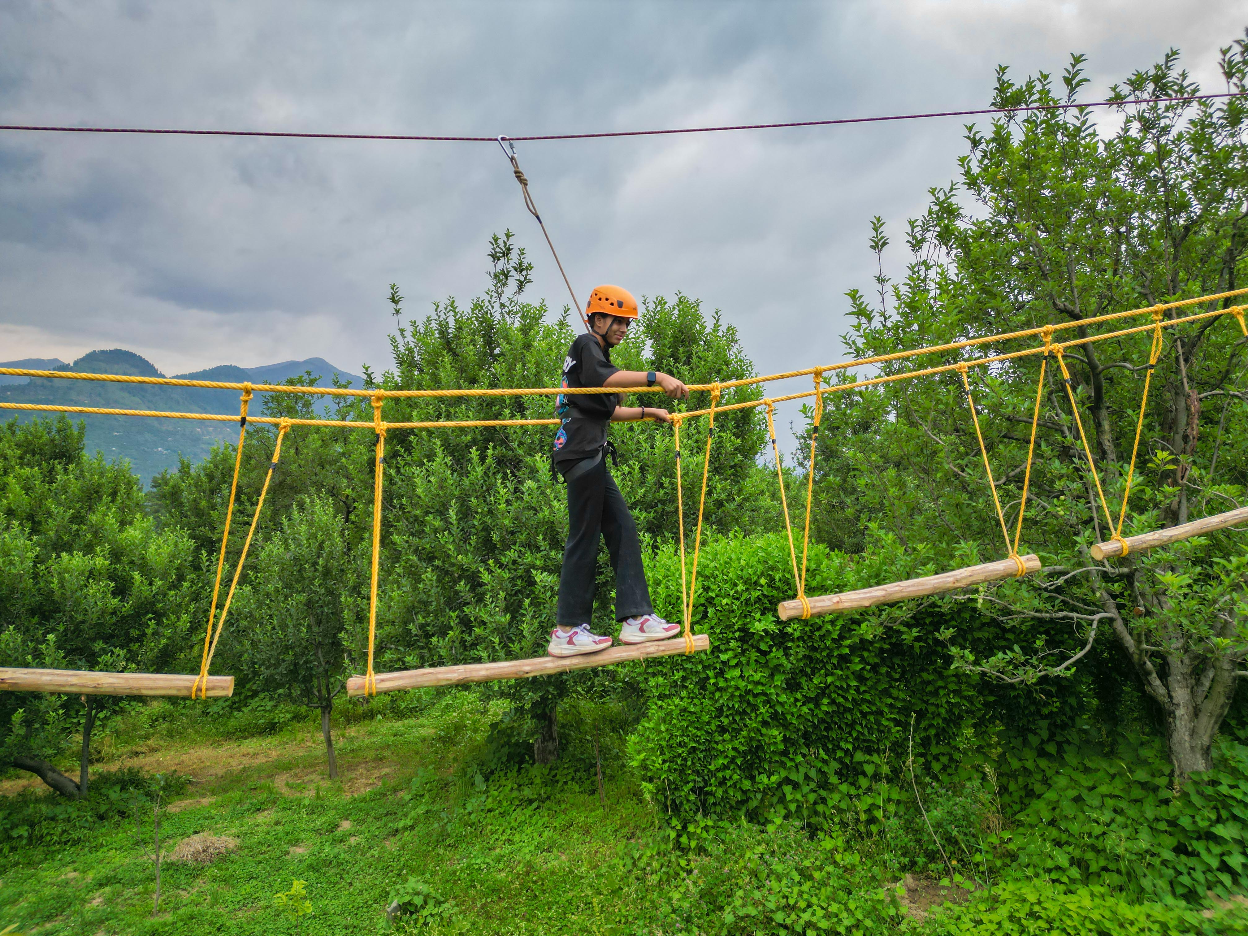 Navigating a challenging net walk