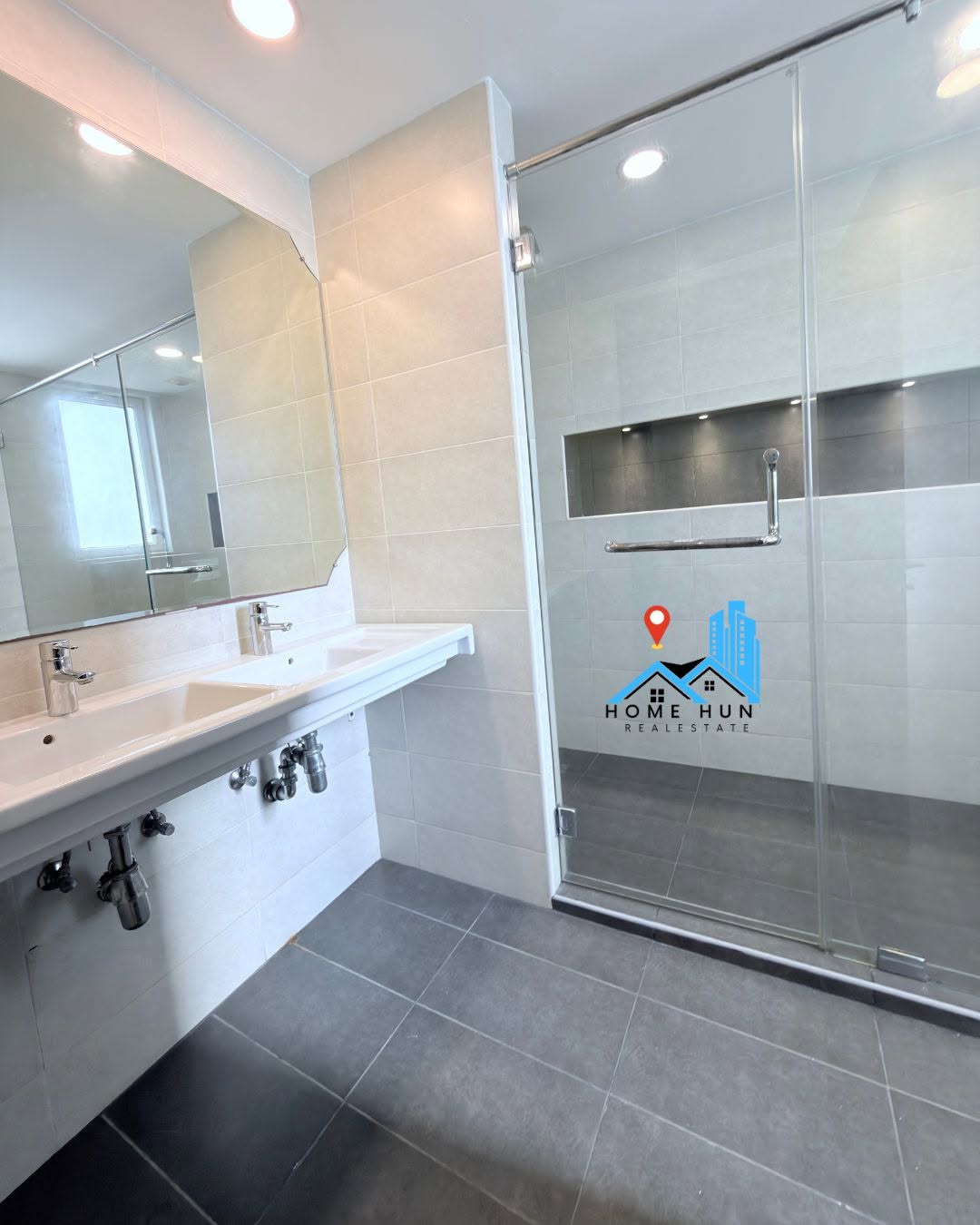 apartment in Al Mouj - 3