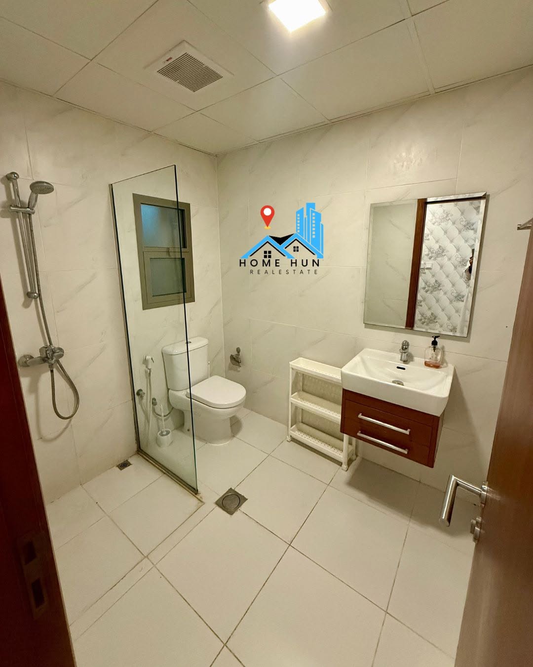apartment in Qurum - 2