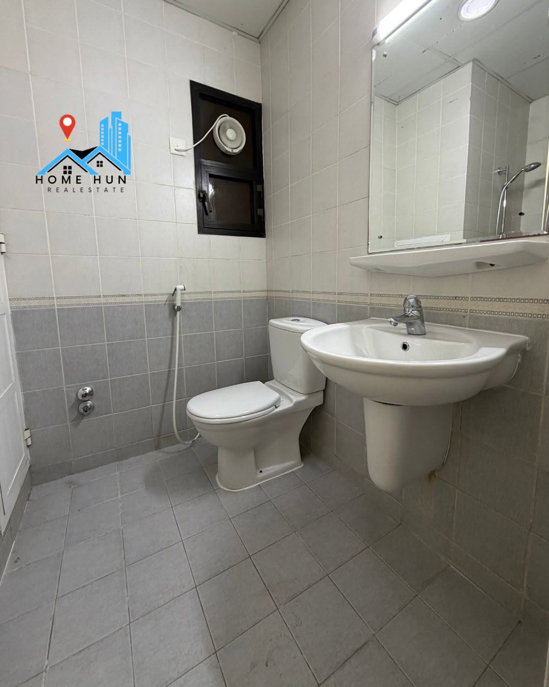 apartment in Al Khuwair - 2