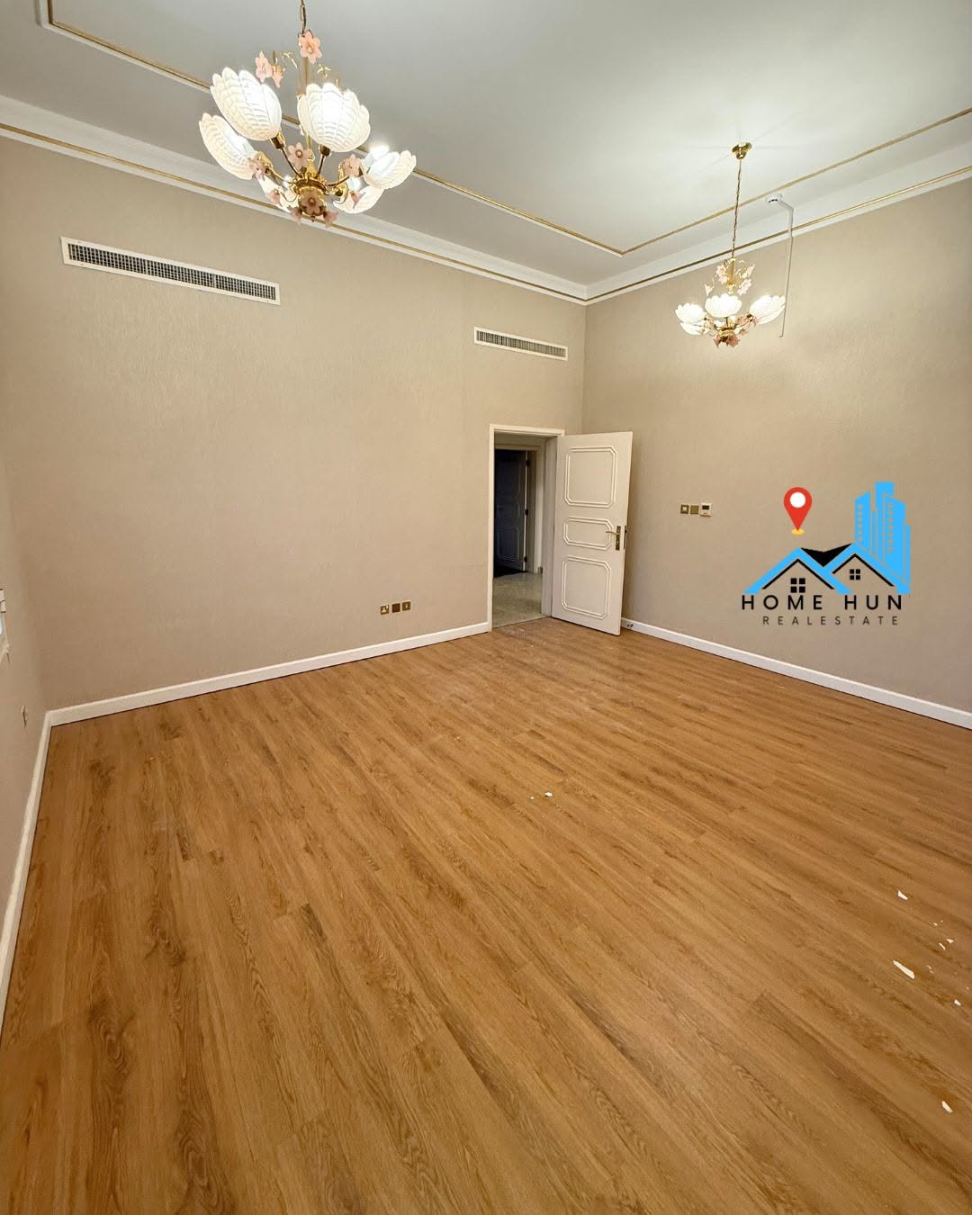 villa in Madinat Sultan Qaboos - 2