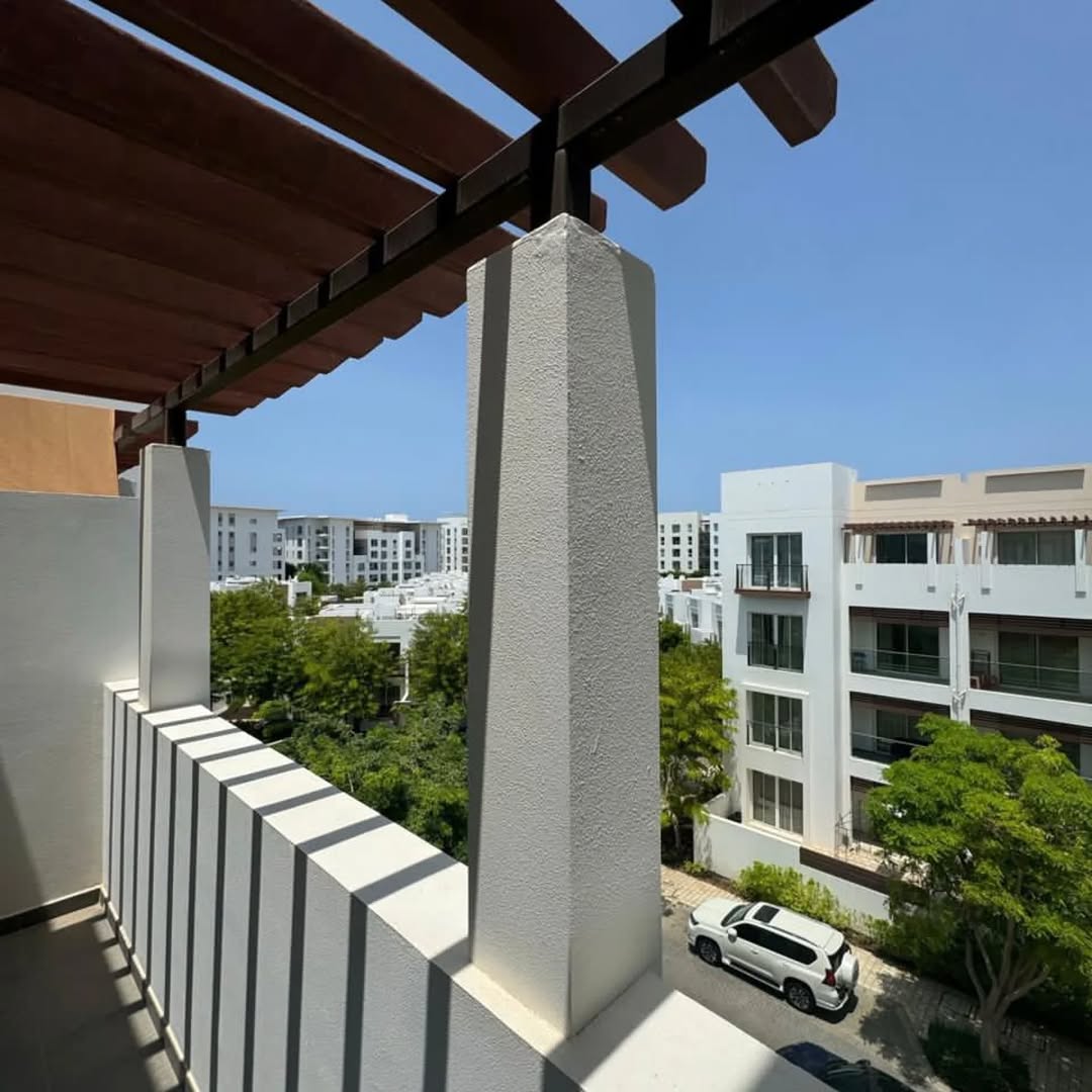 apartment in Al Mouj - 2