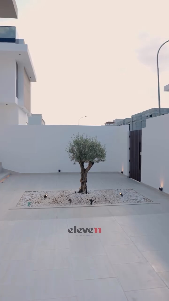 villa in Al Khoud - 1