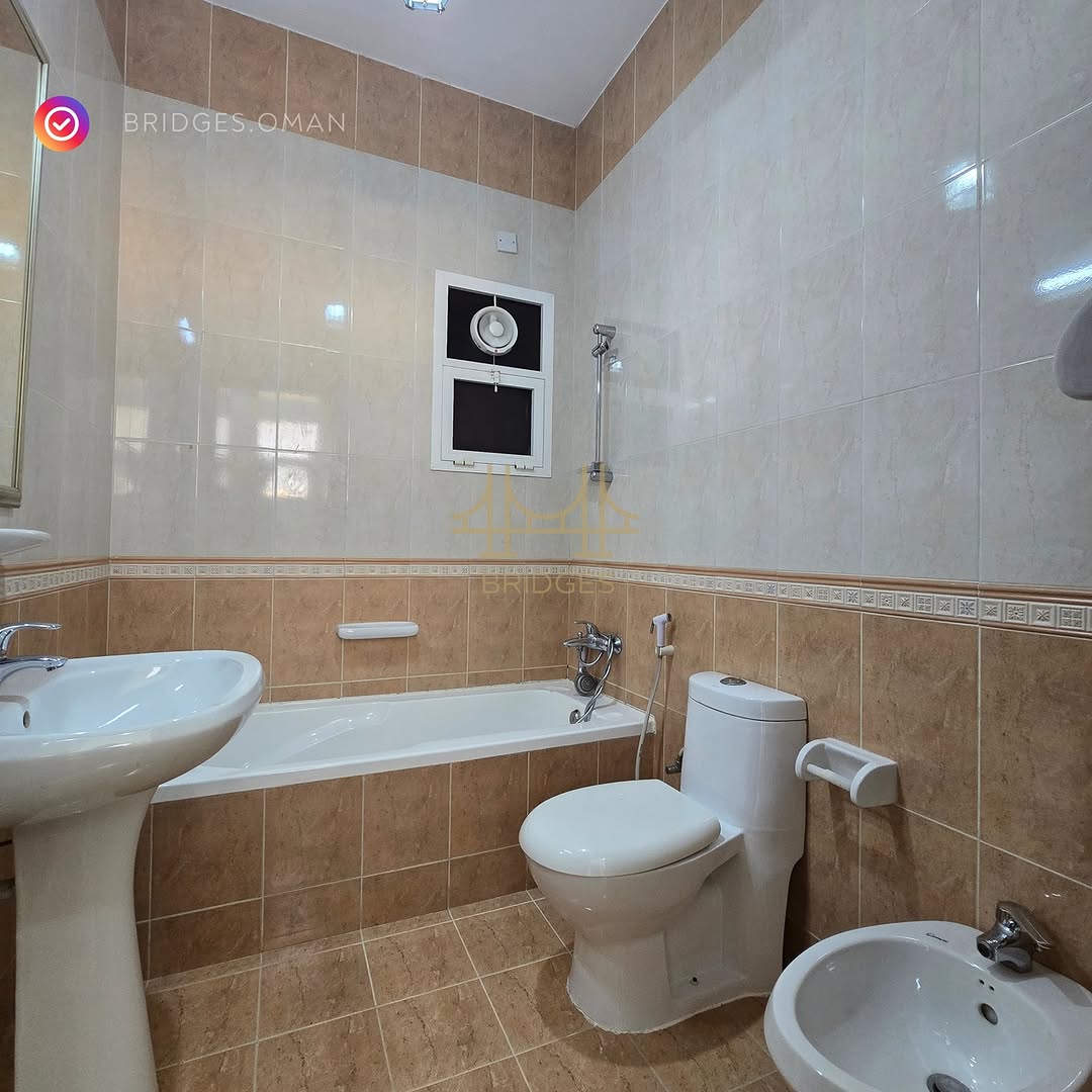 villa in Madinat Sultan Qaboos - 4