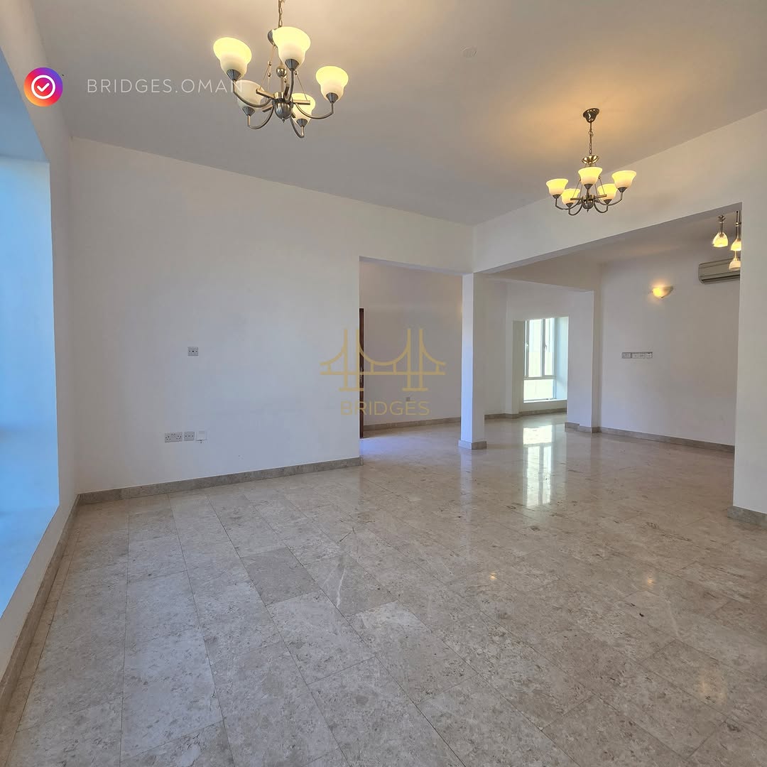 villa in Al Khuwair - 2