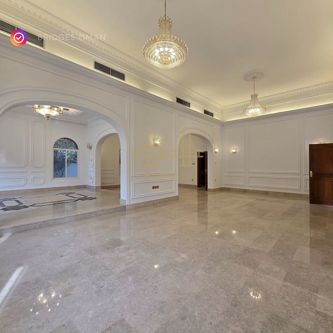 villa in Shatti Al Qurum - 3