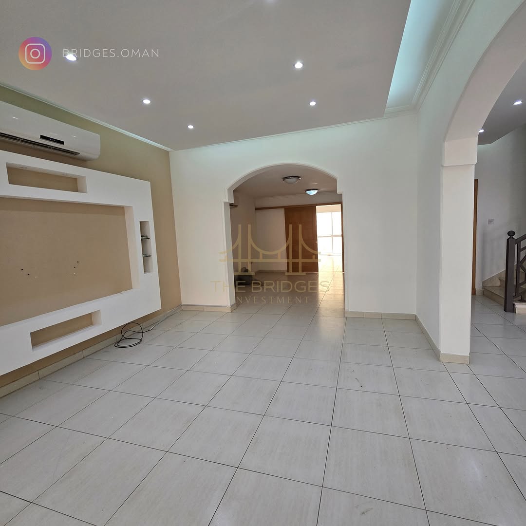 villa in Bausher - 2