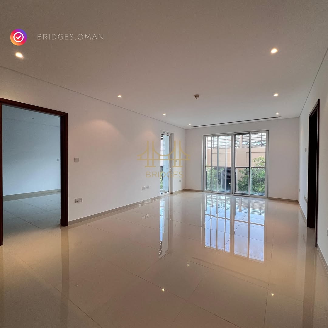 apartment in Al Mouj - 3