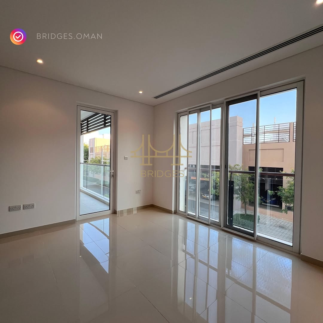 apartment in Al Mouj - 4