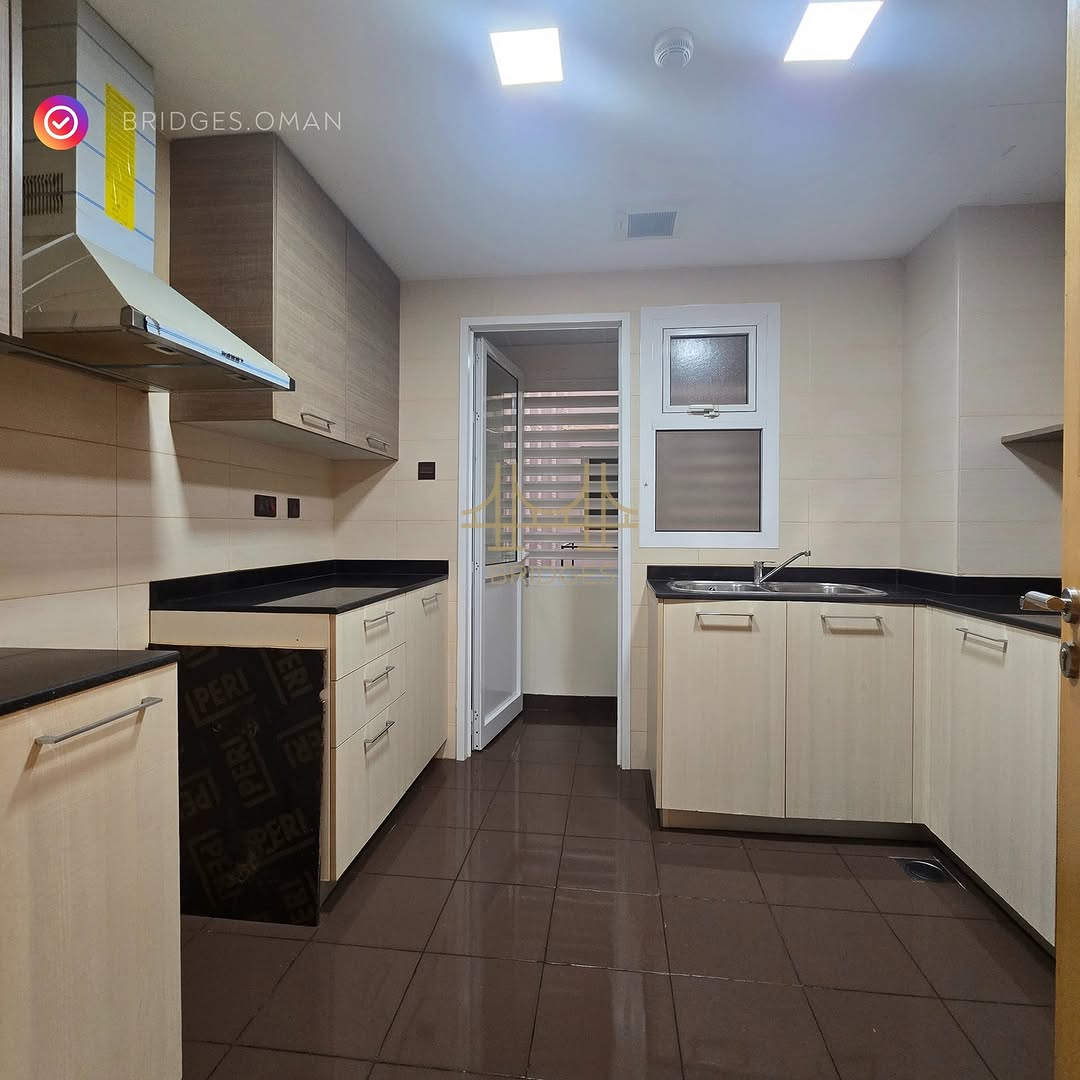 apartment in Al Khuwair - 2