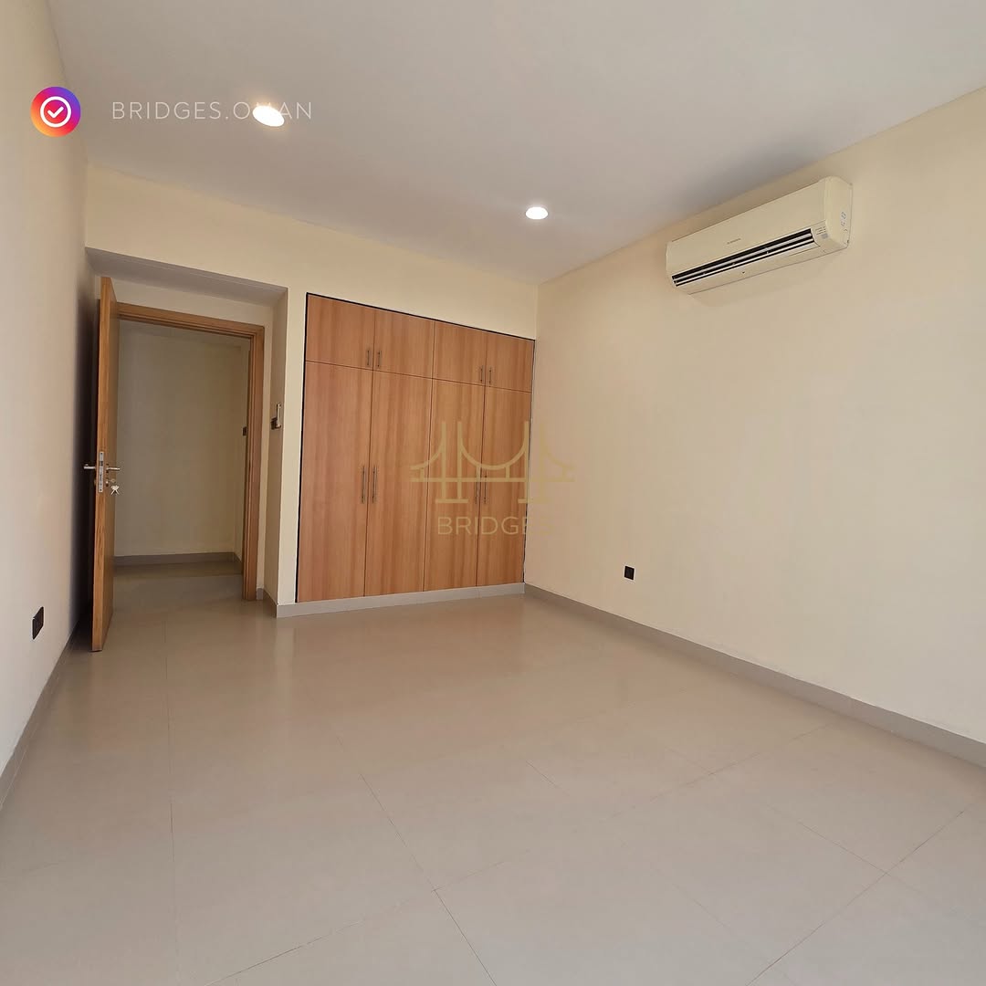 apartment in Al Khuwair - 4