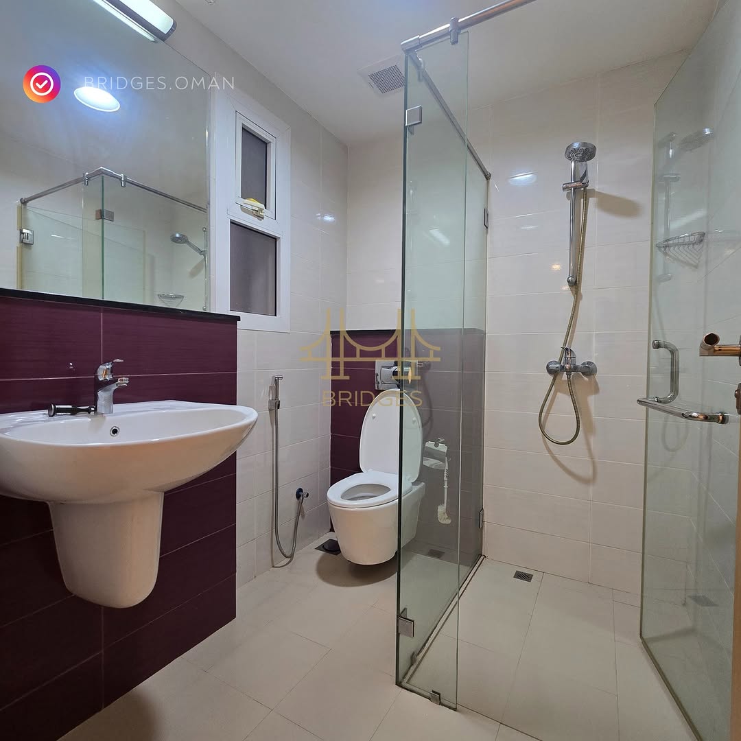 apartment in Al Khuwair - 3